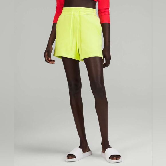 Lululemon Loungeful High-Rise Short 4" Electric Lemon Size 8 - Picture 1 of 8